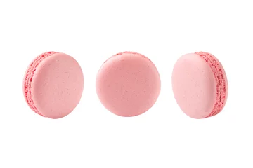 Fotobehang Macarons Drie roze bitterkoekjes geïsoleerd op een witte achtergrond