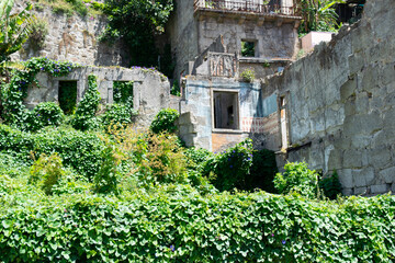 Fototapeta na wymiar old house in the village of Porto
