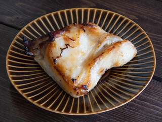 "メロ"と呼ばれる銀むつのグリル焼き。