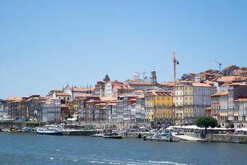 Fototapeta na wymiar view of the old town of Porto