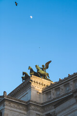 Naklejka premium statue of monarch