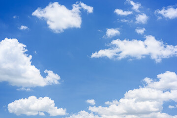 Obraz na płótnie Canvas Beautiful white clouds in the blue sky