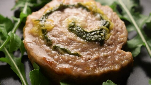 Rotolo di carne con gli spinaci ft0209_0623 Spinach meat roll	