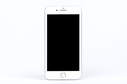 Đừng bỏ qua cơ hội được chiêm ngưỡng màn hình chính của Apple iPhone 6 Plus với độ phân giải sắc nét, màu sắc chân thật và góc nhìn rộng. Hãy cùng khám phá những hình ảnh tuyệt vời, đắm mình trong niềm đam mê công nghệ của chiếc điện thoại đẳng cấp này.