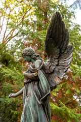 Engelsstatue auf dem Alten Friedhof in Offenbach am Main