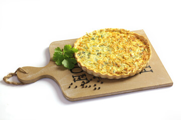 tarte aux poireaux sur un fond blanc