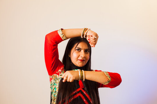 Gorgeous lady performing lavani dance while Diwali fest
