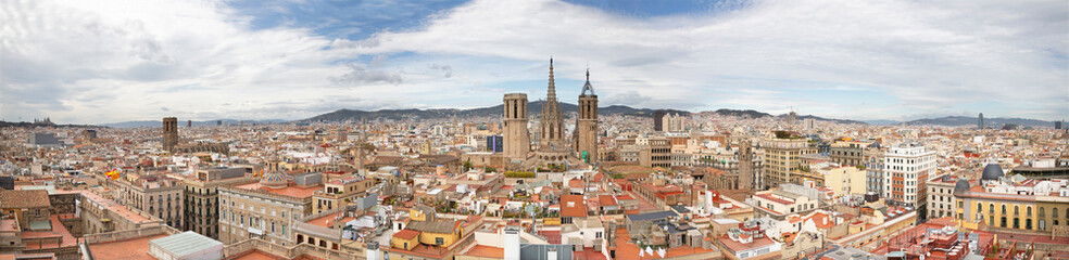 Fototapeta na wymiar Barcelona - The panorama of the city with the old Cathedral in the centre.