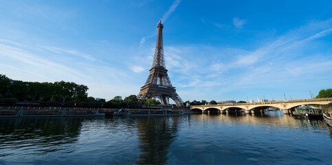 eiffel tour over Seine river