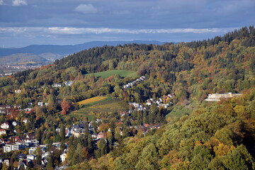 Blick auf den Norden Freiburgs im Herbst