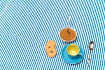 tazzina caffè biscotti colazione blu
