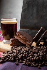 Alfajores de dulce de leche y chocolate