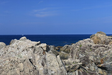 Fototapeta na wymiar 岩と海
