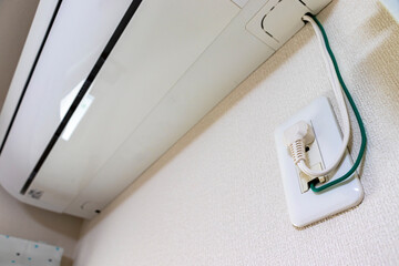 エアコンの電源プラグとアース線
