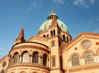 Fototapeta na wymiar Saint Anthony of Padua church in Vienna, Austria