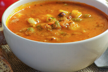 soupe au pistou sur une table