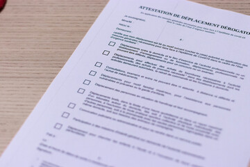 Obraz premium Attestation de déplacement dérogatoire