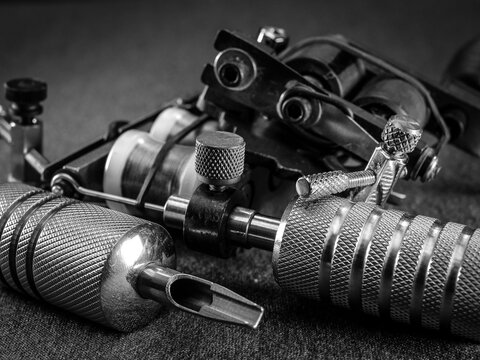 tattoo machine with accessories