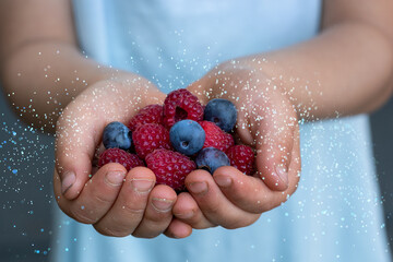 Beeren in Hand