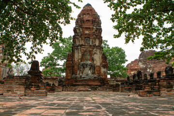 Fototapeta na wymiar old temple 