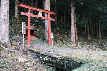 横澤温泉付近の神社