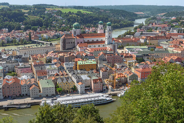 Fototapeta na wymiar The old city of Passau with the Danube and the Inn seen from Veste Oberaus