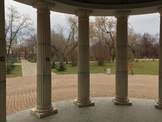 columns in the park