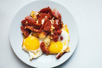 fried eggs with vegetables