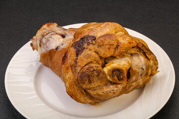 Baked pork knuckle with spices