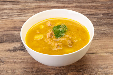 Pea soup with smoked meat