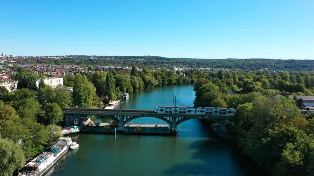 La Seine et le RER A