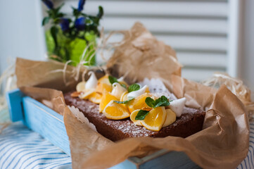 Pie with orange and meringue