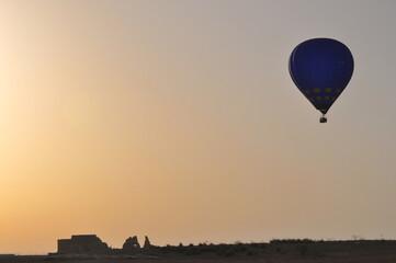 Amanecer vuelo globo aerostatico