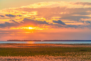 Blick auf das Naturparadies Prerowstrom / Bodstedter Bodden zum Sonnenuntergang