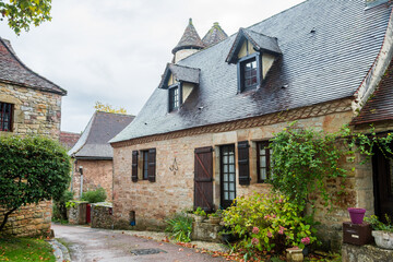 Fototapeta na wymiar traditional stone house in french countryside