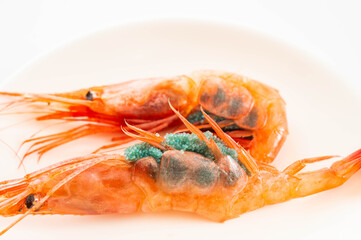 卵を抱いた甘海老