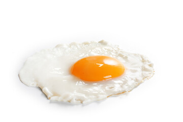 
oeuf au plat isolé sur fond blanc