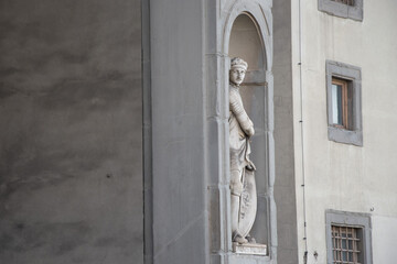 Outdoor statue in the piazzale degli Uffizi, Florence, Tuscany, Italy.