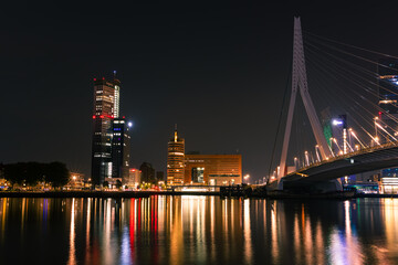 Fototapeta na wymiar Schöne Brücke bei Nacht 