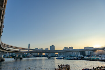 Obraz premium 東京都港区芝浦ふ頭から見た東京の都市景観