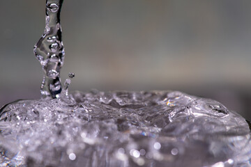 Obraz na płótnie Canvas drops of water
