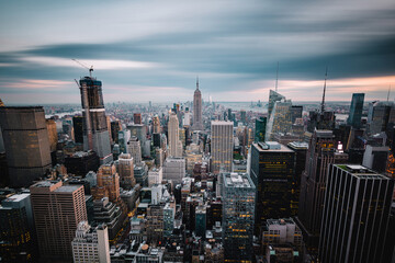 New York City skyline on a gloomy cloudy rainy day with clouds - obrazy, fototapety, plakaty