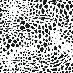 Seamless vector leopard pattern.  Trendy stylish wild gepard, leopard print. Animal print background for fabric, textile, design, advertising banner.