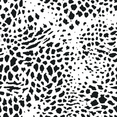 Seamless vector leopard pattern.  Trendy stylish wild gepard, leopard print. Animal print background for fabric, textile, design, advertising banner.