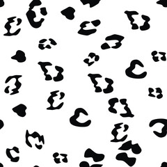 Fototapeta premium Seamless vector leopard pattern. Trendy stylish wild gepard, leopard print. Animal print background for fabric, textile, design, advertising banner.