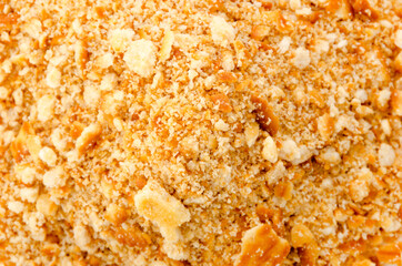 砕いたクラッカー