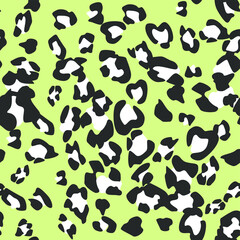 Seamless vector leopard pattern.  Trendy stylish wild gepard, leopard print. Animal print background for fabric, textile, design, advertising banner.
