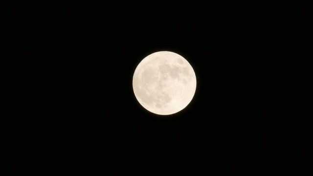 きれいな満月　月見　夜空
