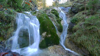 Fototapeta na wymiar Bad Hindelang, Deutschland: Ein kleiner Wasserfall im Wildbachtobel
