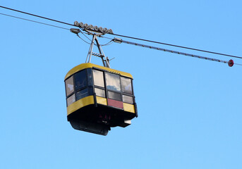 Obraz premium funicular against blue sky